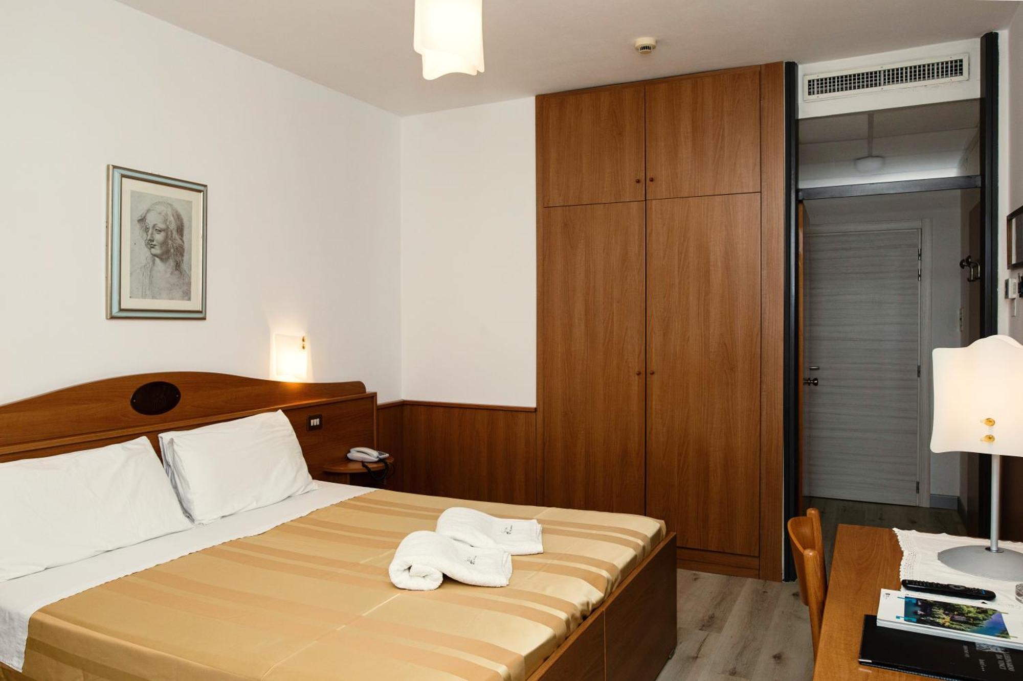 Hotel Leonardo Da Vinci Wellness Spa ビビオーネ エクステリア 写真
