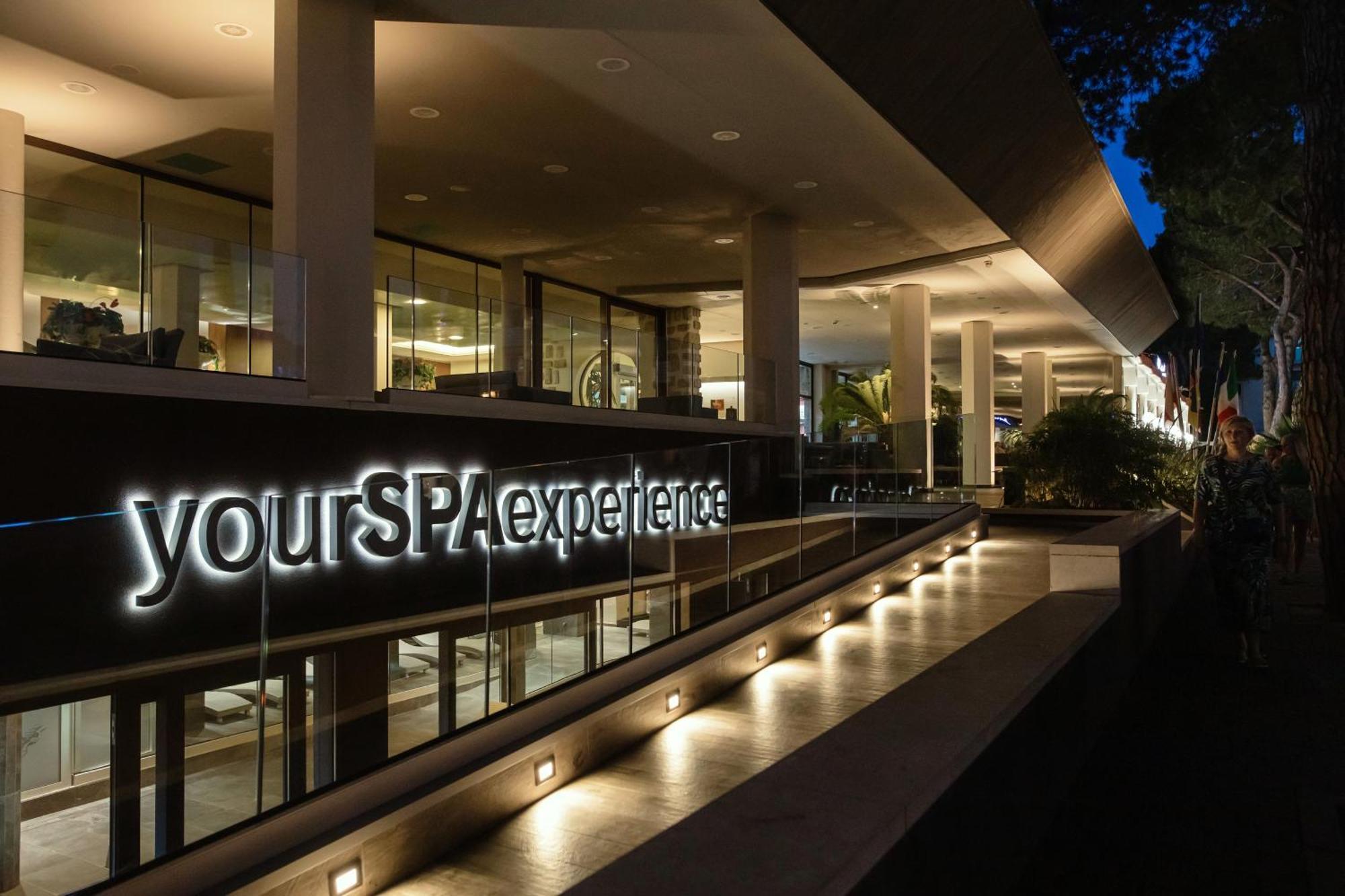 Hotel Leonardo Da Vinci Wellness Spa ビビオーネ エクステリア 写真