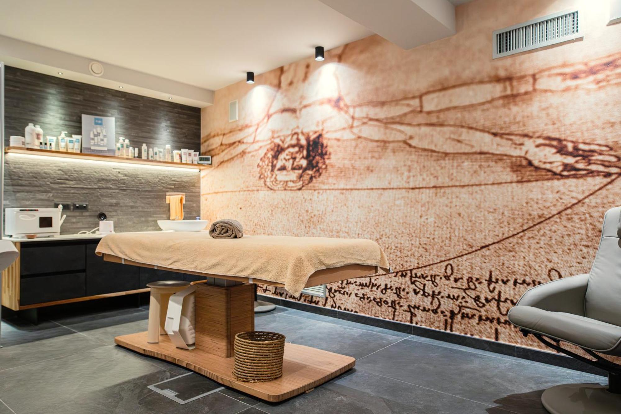 Hotel Leonardo Da Vinci Wellness Spa ビビオーネ エクステリア 写真