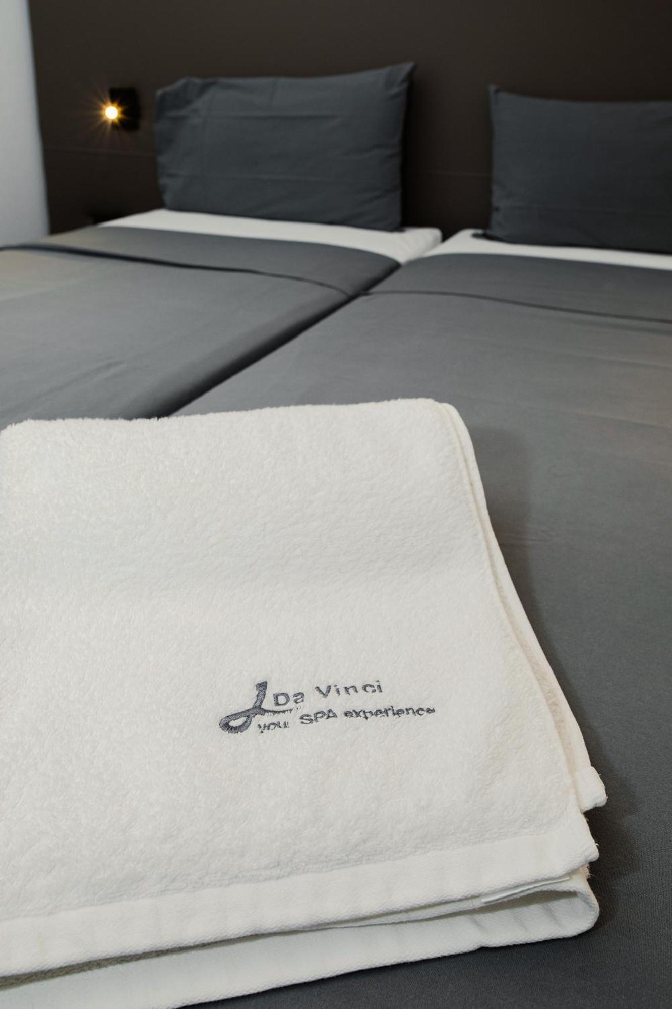 Hotel Leonardo Da Vinci Wellness Spa ビビオーネ エクステリア 写真