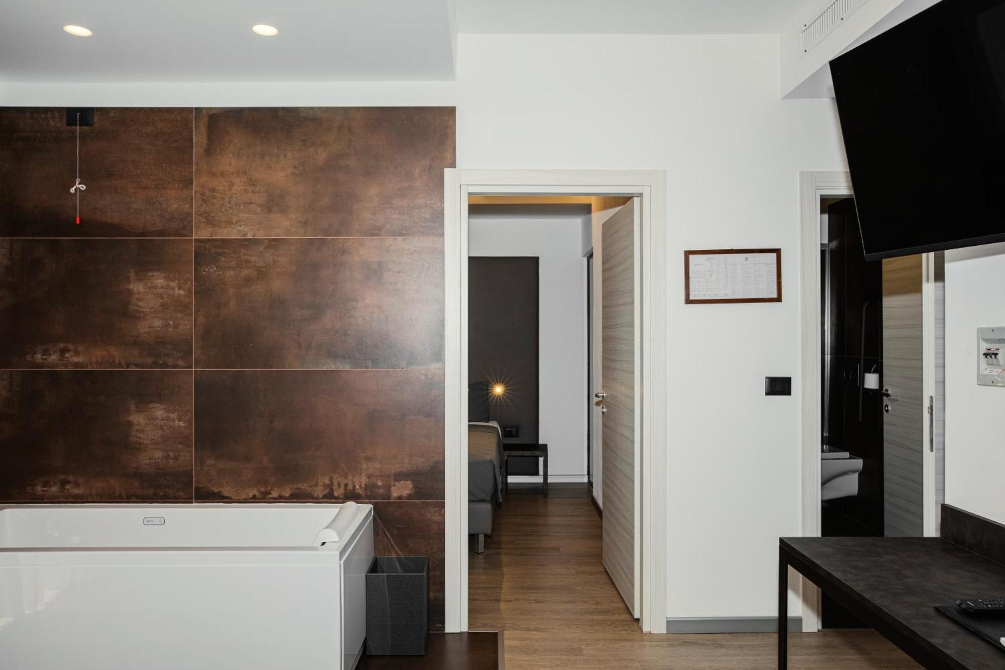 Hotel Leonardo Da Vinci Wellness Spa ビビオーネ エクステリア 写真