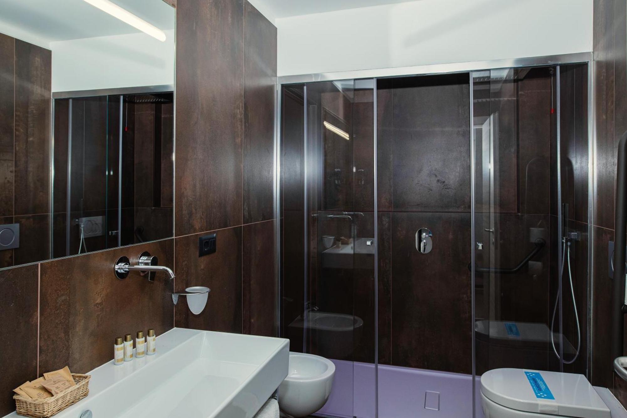 Hotel Leonardo Da Vinci Wellness Spa ビビオーネ エクステリア 写真