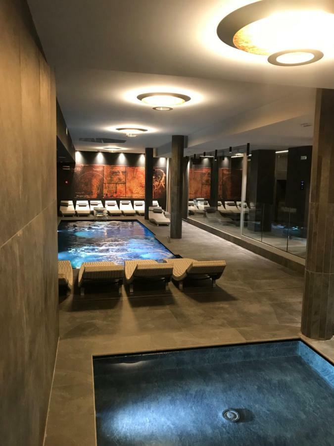 Hotel Leonardo Da Vinci Wellness Spa ビビオーネ エクステリア 写真